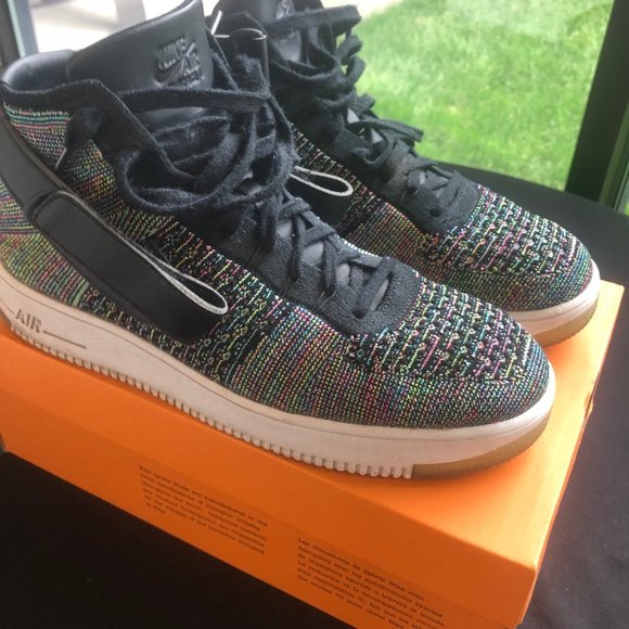Air Force 1 Flyknit Mids main image 4